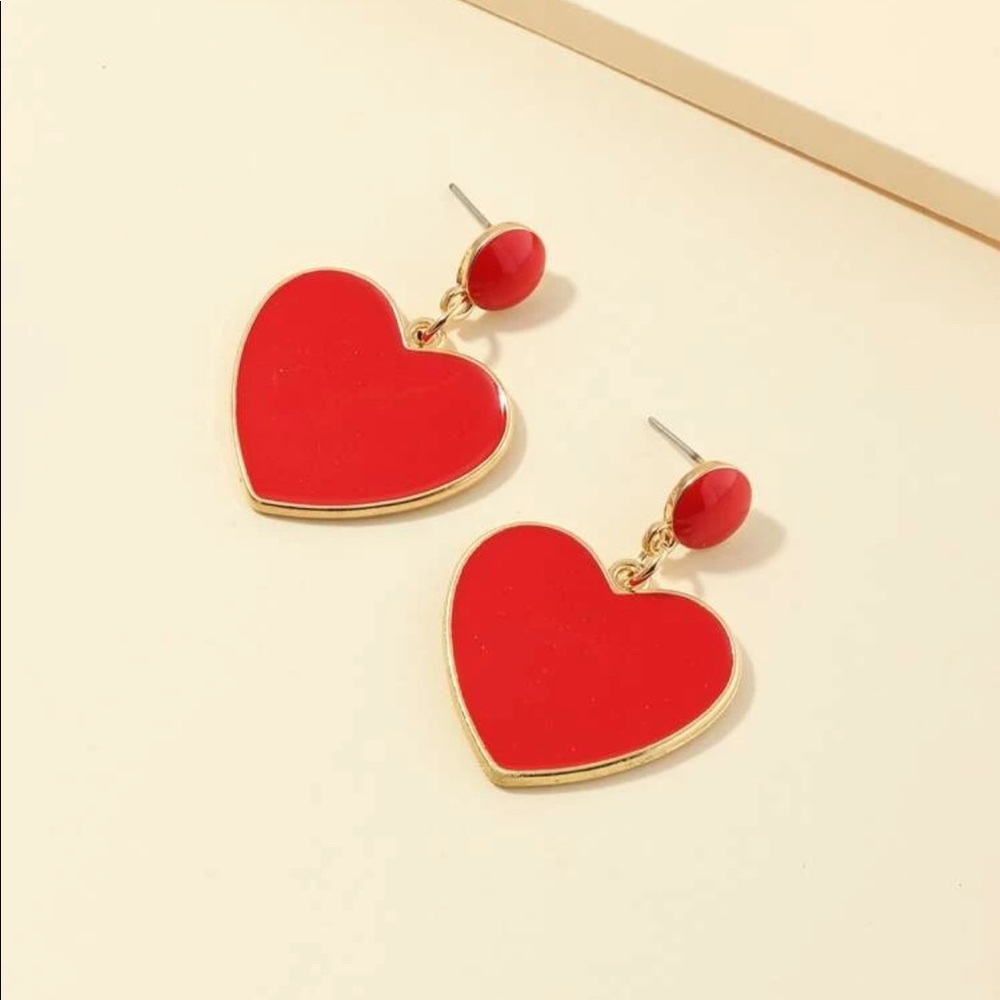 3/$30 ❤️ Heart Drop Earrings - Picture 2 of 4